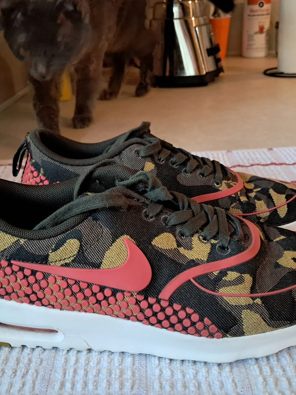Nike Air Max Thea JCRD Premium Womens Size 6 Desert Camo Pink 807385-200